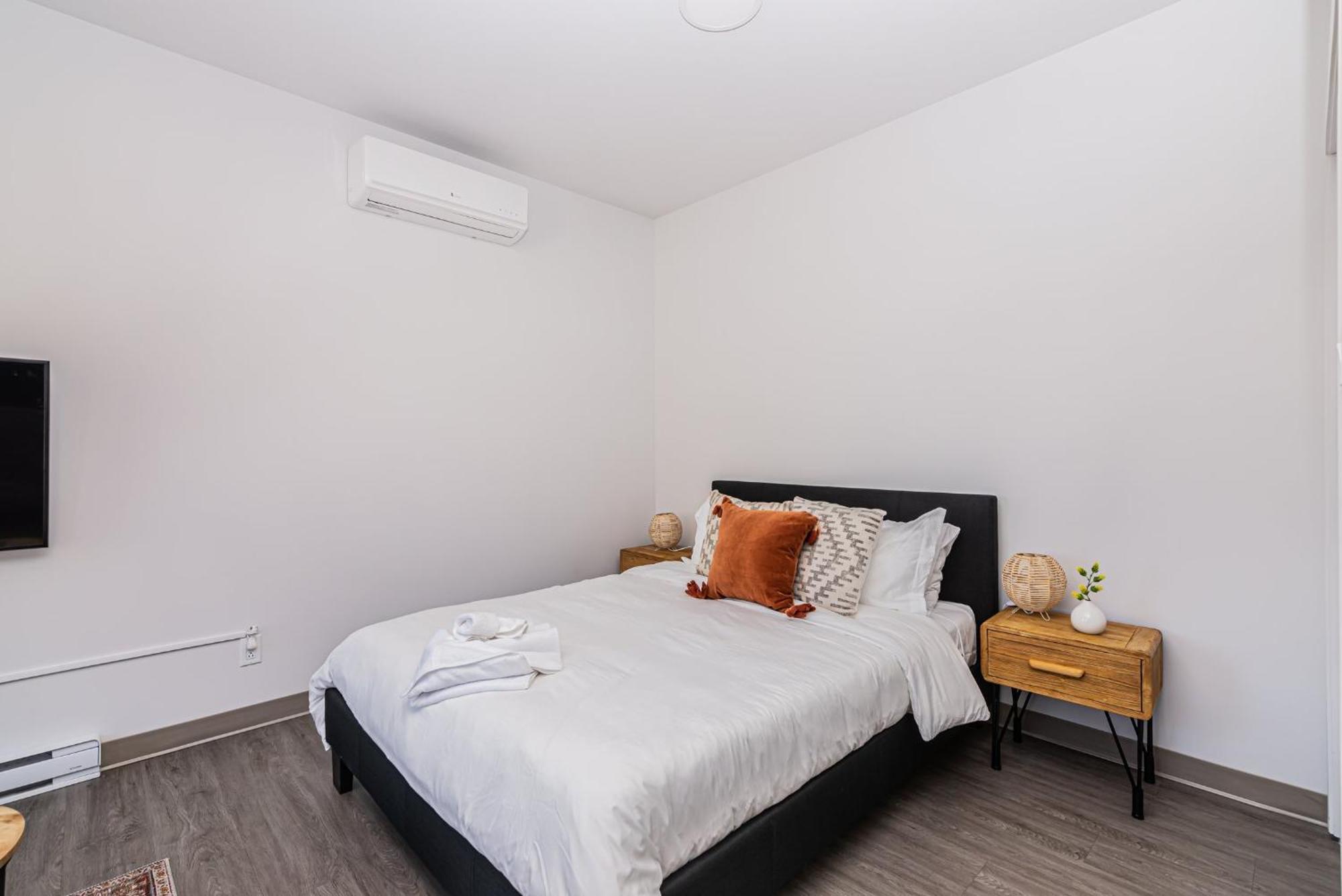 Wonderful New Studio Close To Mount Royal By Den Stays Монреал Стая снимка