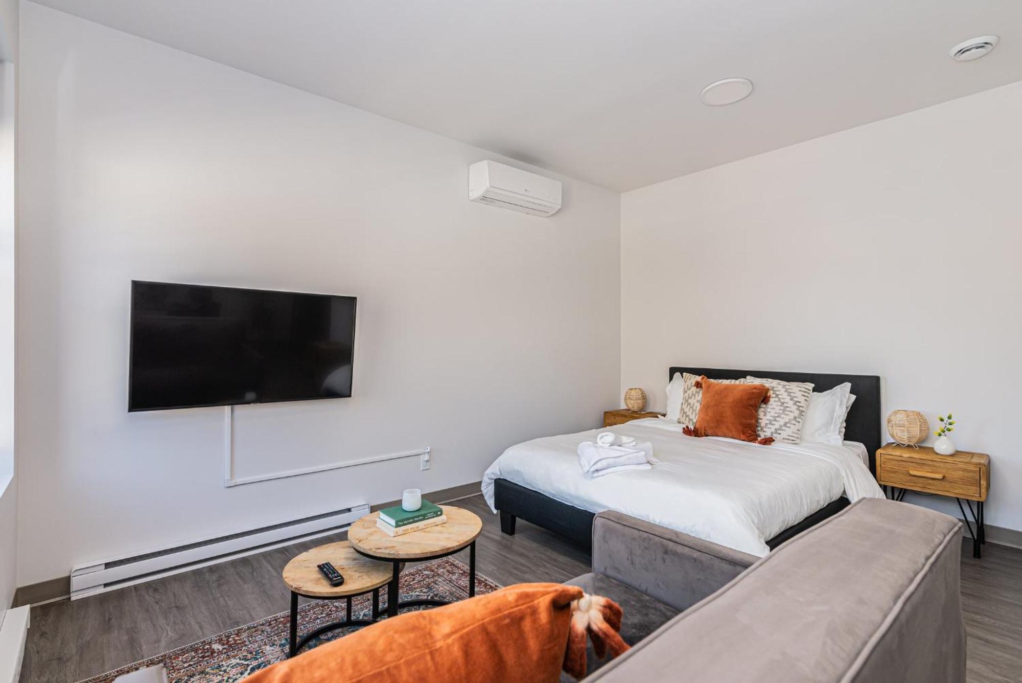 Wonderful New Studio Close To Mount Royal By Den Stays Монреал Стая снимка
