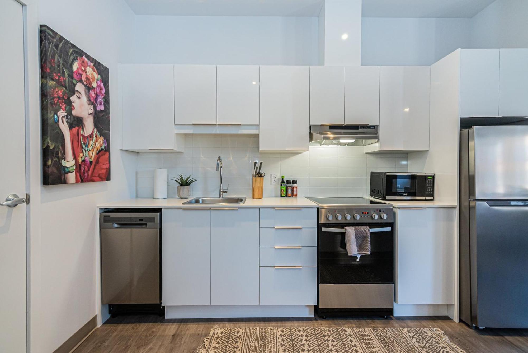 Wonderful New Studio Close To Mount Royal By Den Stays Монреал Стая снимка