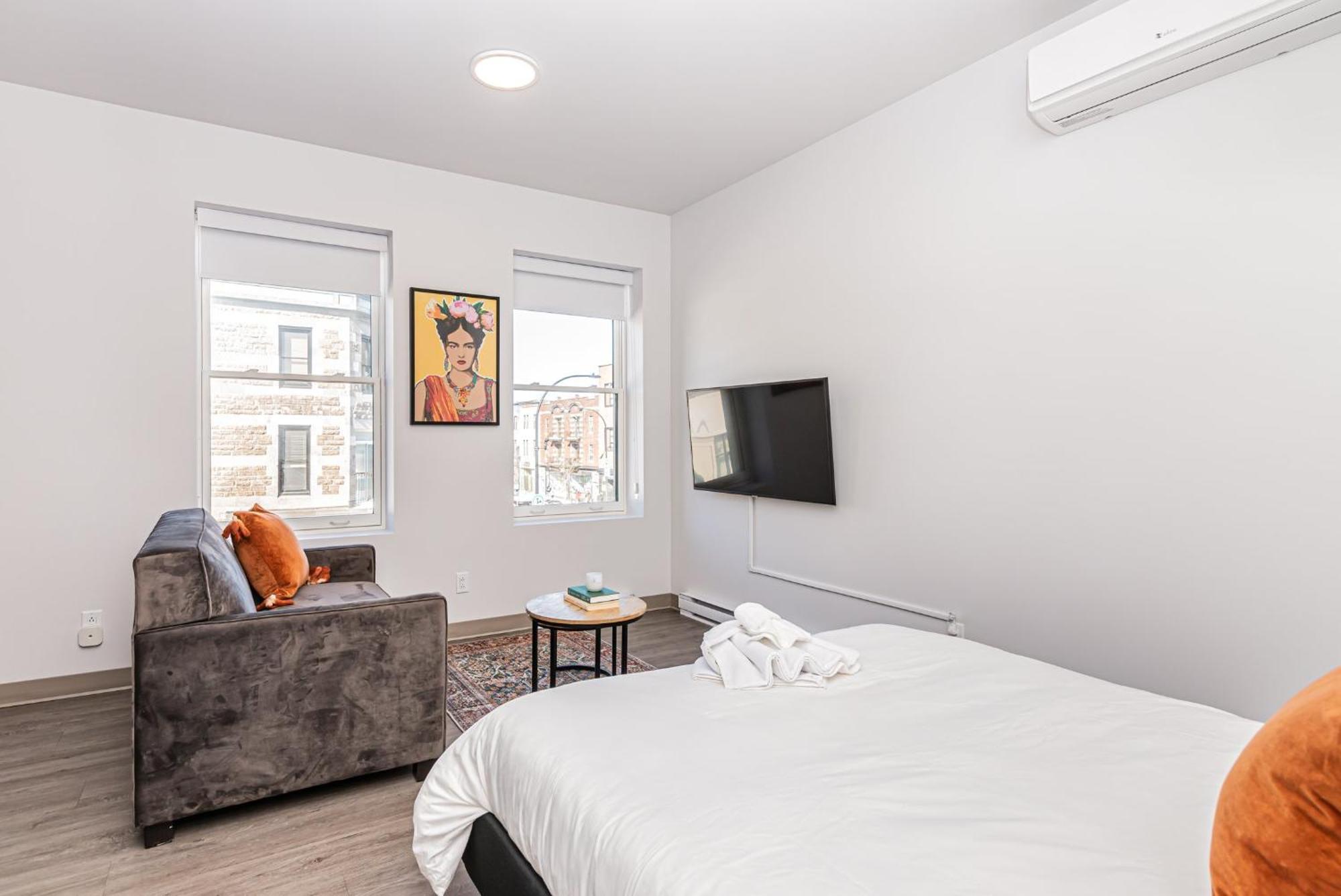 Wonderful New Studio Close To Mount Royal By Den Stays Монреал Стая снимка